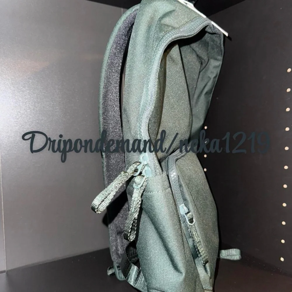 Lululemon Everywhere Backpack 22L Tech Canvas- Rainforest Green/Ocean Air